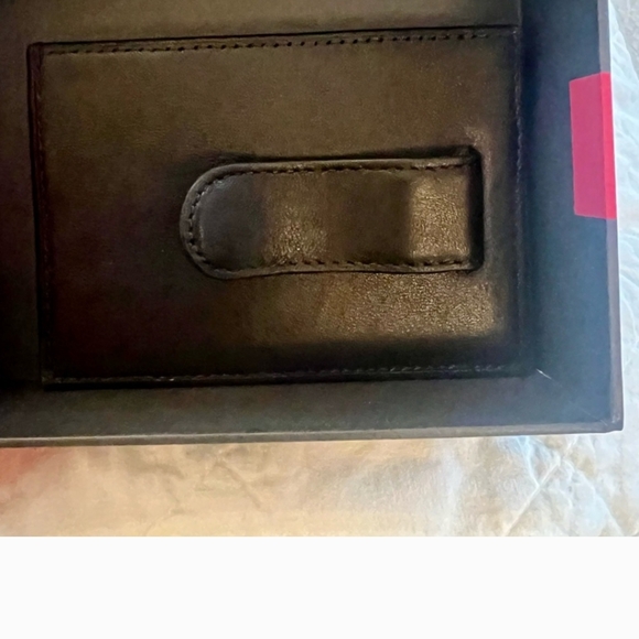 Nwt: Tumi Black Leather Card Holder/money Clip. In Box - Picture 4 of 4